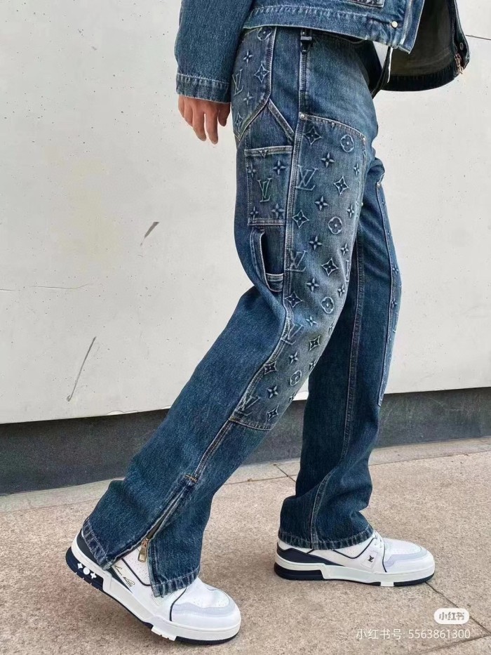 Clothes LOUIS VUITTON 871