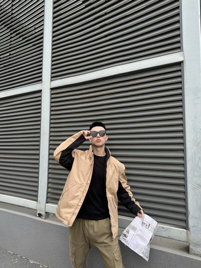 Clothes LOUIS VUITTON 877