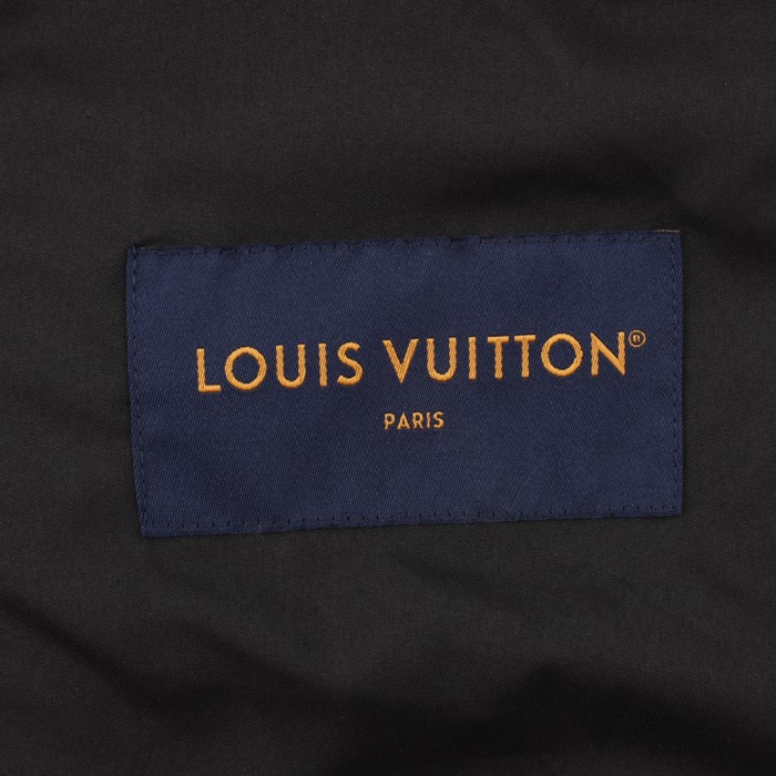 Clothes LOUIS VUITTON 877