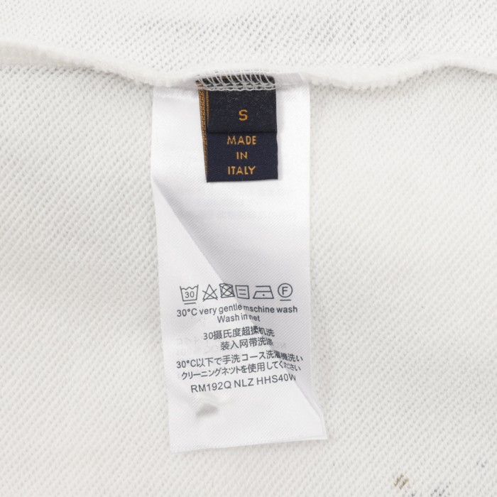 Clothes LOUIS VUITTON 881