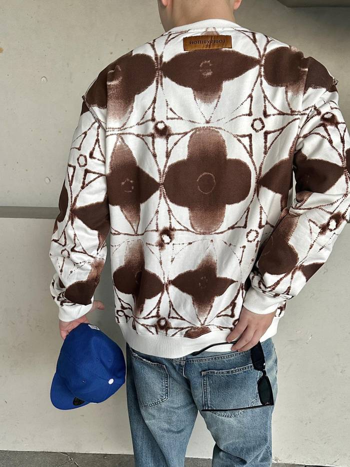 Clothes LOUIS VUITTON 883