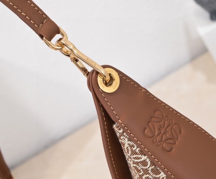 handbags LOEWE 8891# SIZE:29*27*8CM