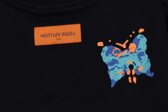 Clothes LOUIS VUITTON 889