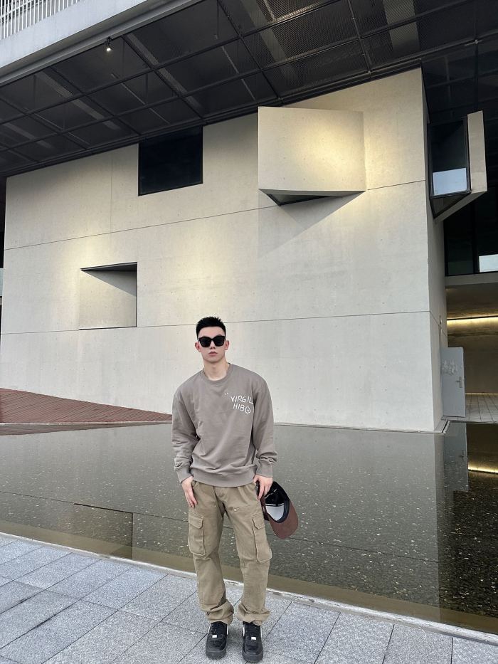 Clothes LOUIS VUITTON 885