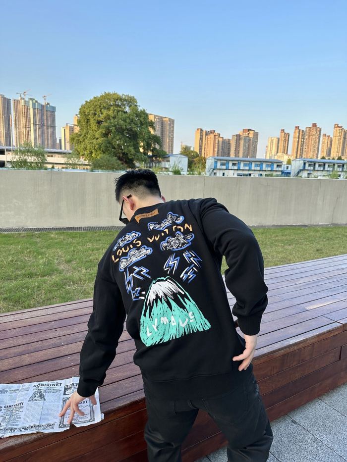 Clothes LOUIS VUITTON 884