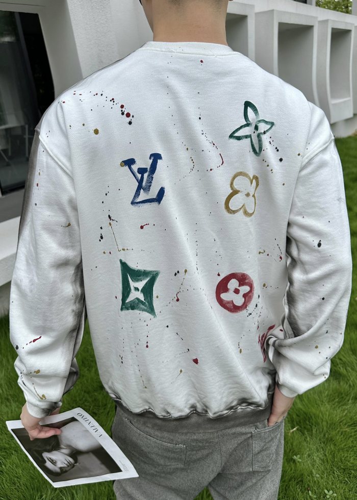 Clothes LOUIS VUITTON 881