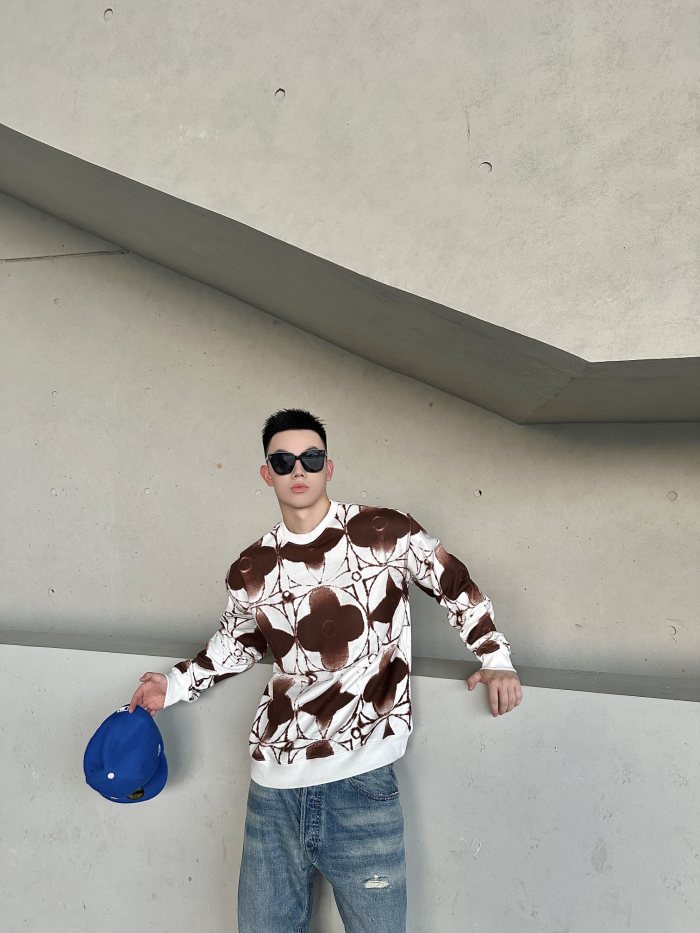 Clothes LOUIS VUITTON 883