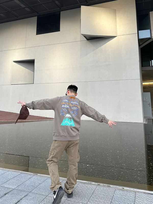 Clothes LOUIS VUITTON 885