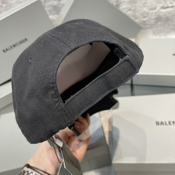 Streetwear Hat & Scarf Balenciaga 6