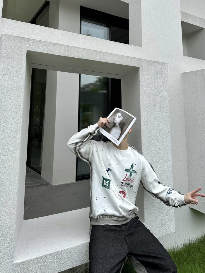 Clothes LOUIS VUITTON 881