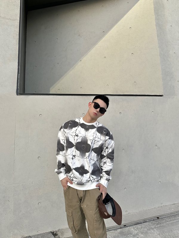 Clothes LOUIS VUITTON 882