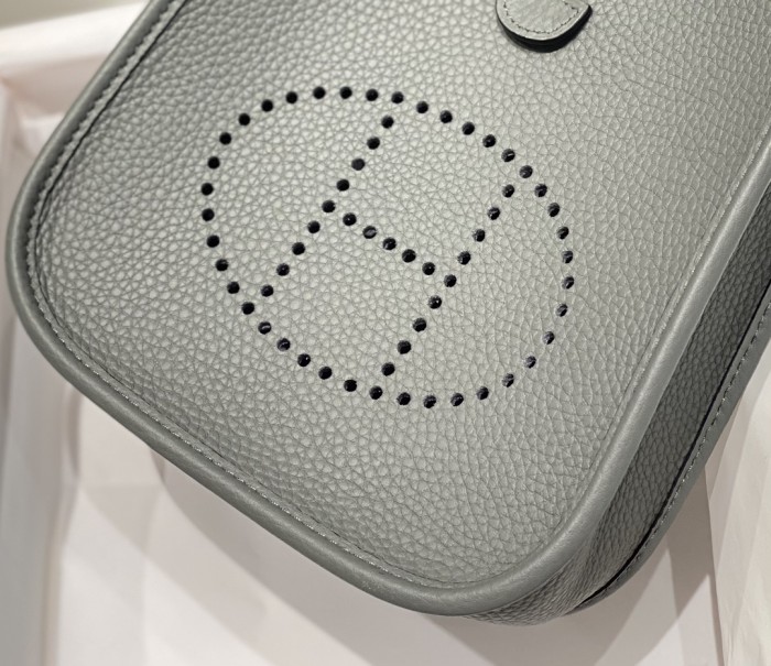 Handbags Hermes 𝗠𝗶𝗻𝗶 𝗘𝘃𝗲𝗹𝘆𝗻𝗲 size:18cm