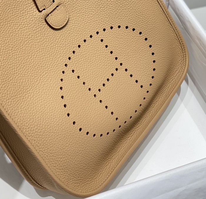 Handbags Hermes 𝑬𝒗𝒆𝒍𝒚𝒏𝒆 size:29cm