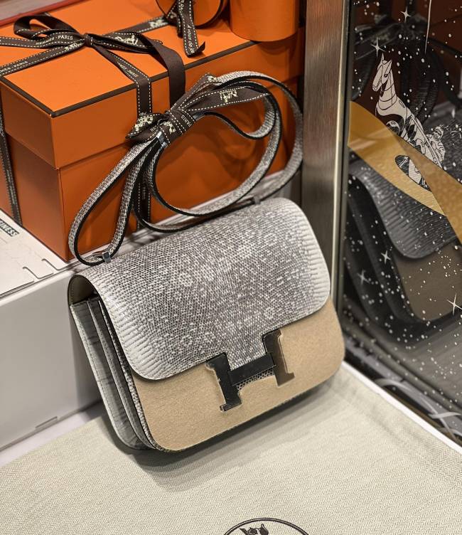 Handbags Hermes Constance size:19 cm