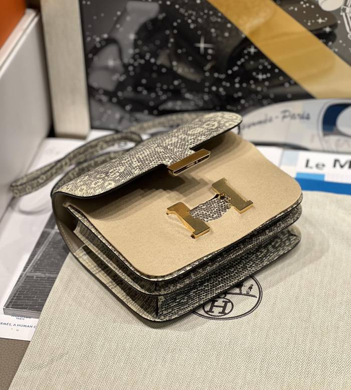 Handbags Hermes Constance size:19 cm