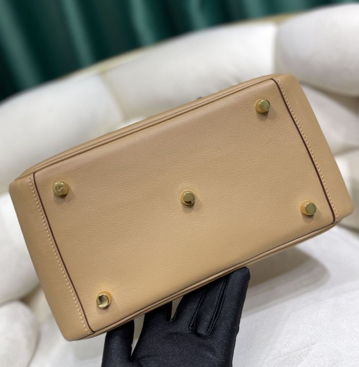 Handbags Hermes Lindy size:26 cm