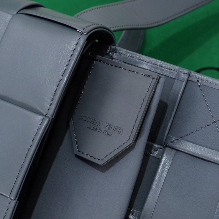 handbags Bottega Veneta 6815# size:17.5*9.5*5cm