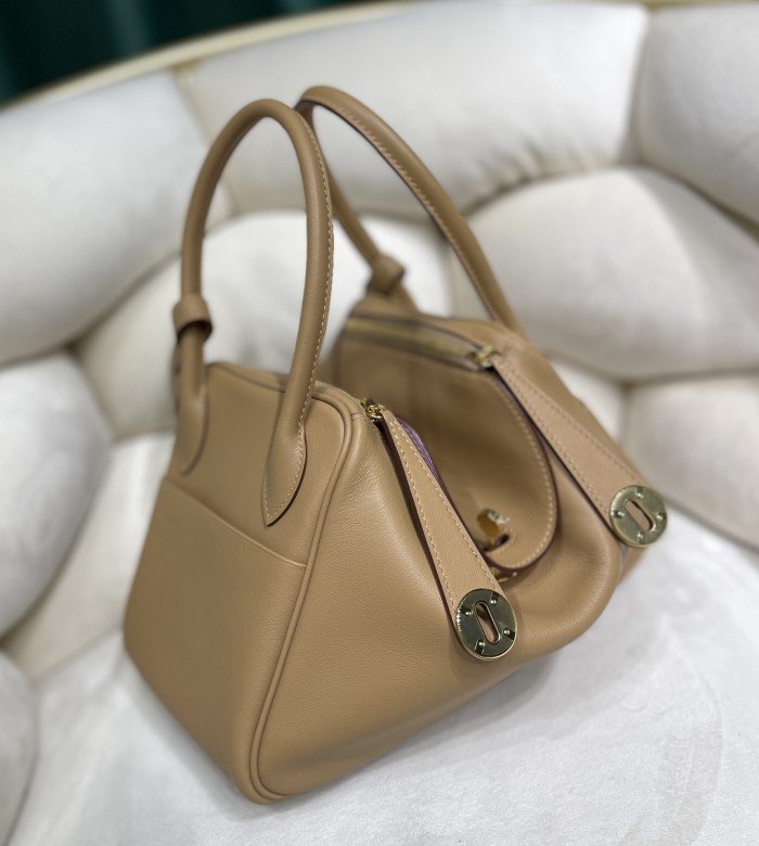 Handbags Hermes Lindy size:26 cm