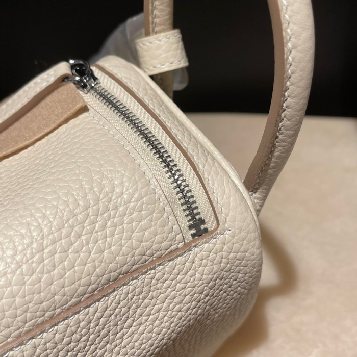 Handbags Hermes Mini Lindy size:18 cm