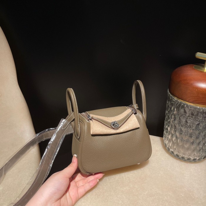 Handbags Hermes Mini Lindy size:18 cm