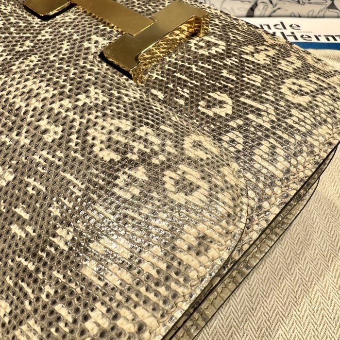 Handbags Hermes Constance size:19 cm