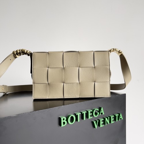 handbags Bottega Veneta 666870 size:23*15*5.5cm