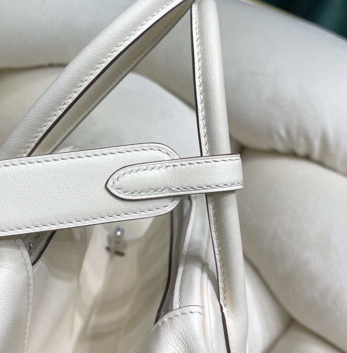 Handbags Hermes Lindy size:26 cm