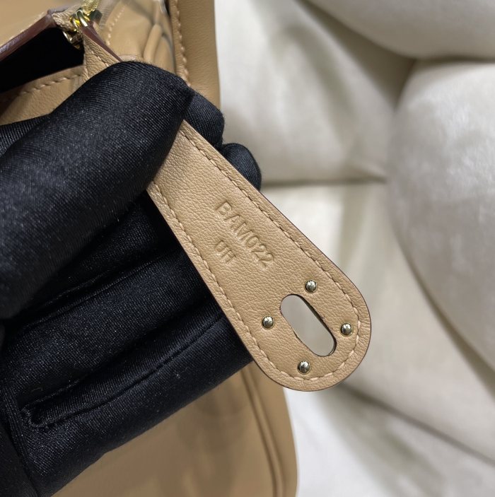 Handbags Hermes Lindy size:26 cm