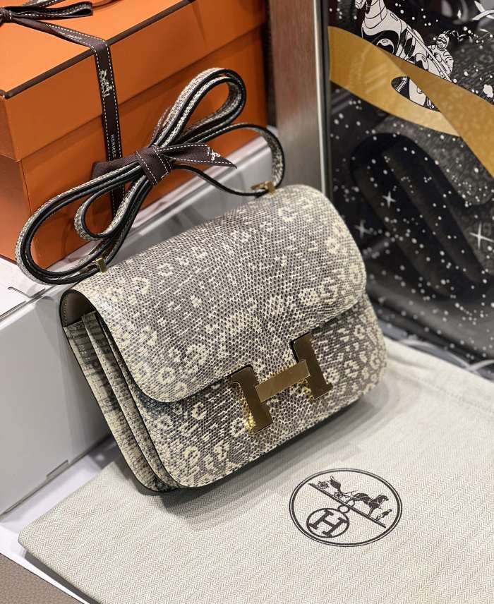 Handbags Hermes Constance size:19 cm