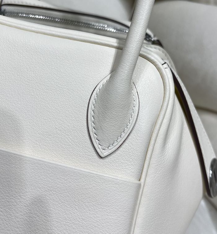 Handbags Hermes Lindy size:26 cm