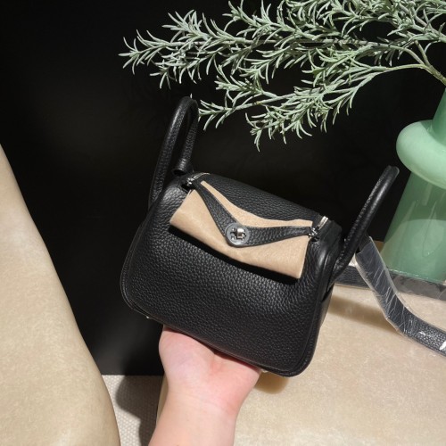 Handbags Hermes Mini Lindy size:18 cm