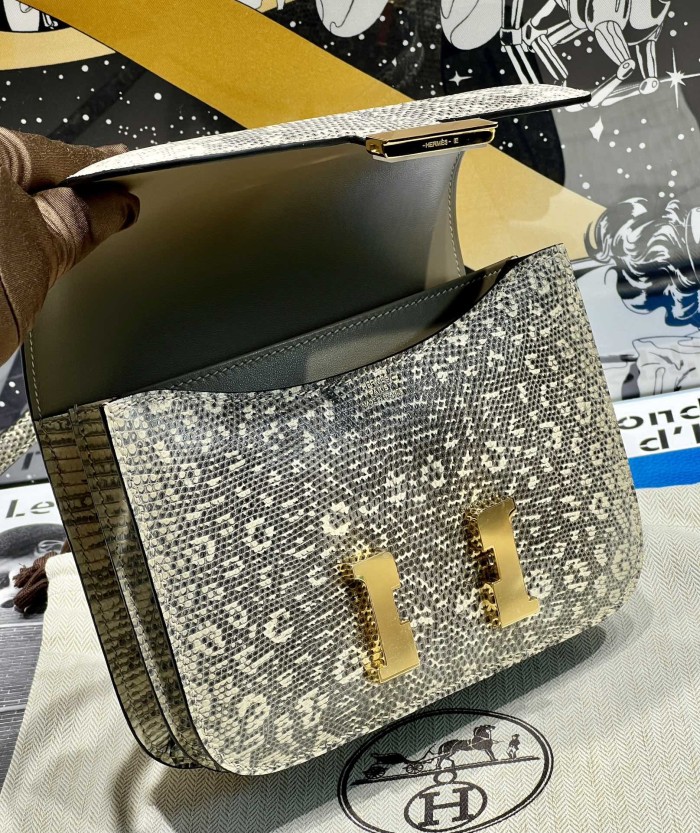 Handbags Hermes Constance size:19 cm