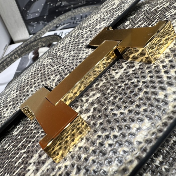 Handbags Hermes Constance size:19 cm