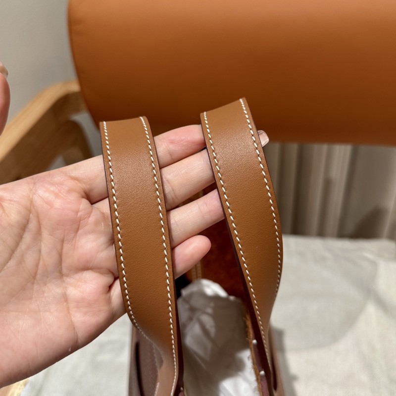 Handbags Hermes in the loop size:18 cm