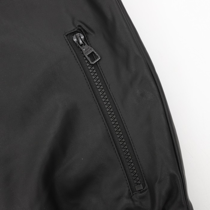 Clothes LOUIS VUITTON 895