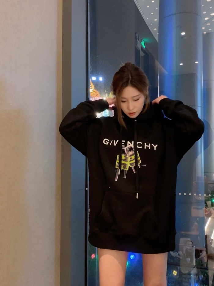 Clothes Givenchy 232