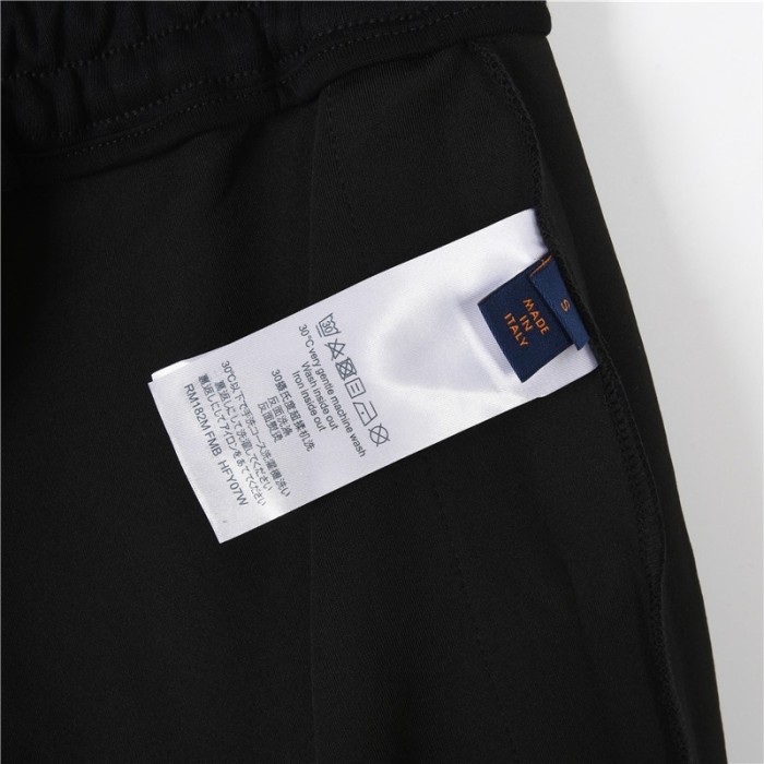 Clothes LOUIS VUITTON 892