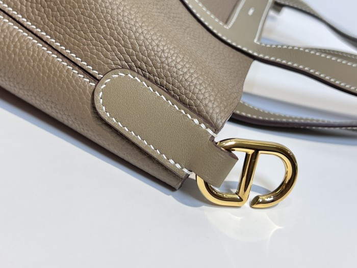 Handbags Hermes in the loop size:18 cm