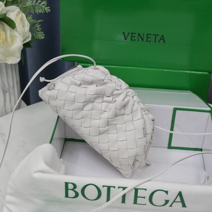 handbags Bottega Veneta The pouch size:23*13*8