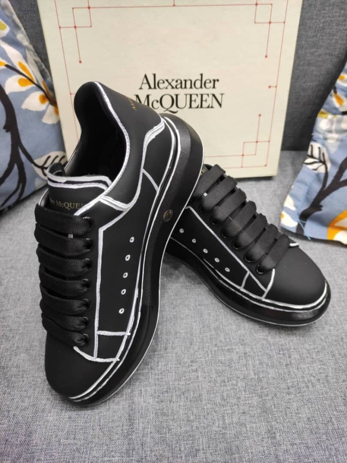 Alexander McQueen Oversized Black White Outline