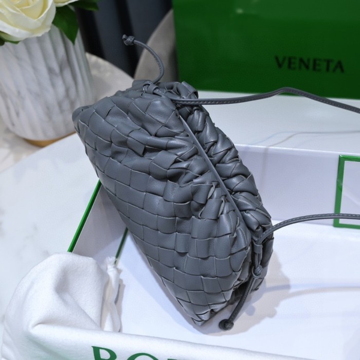 handbags Bottega Veneta The pouch size:23*13*8