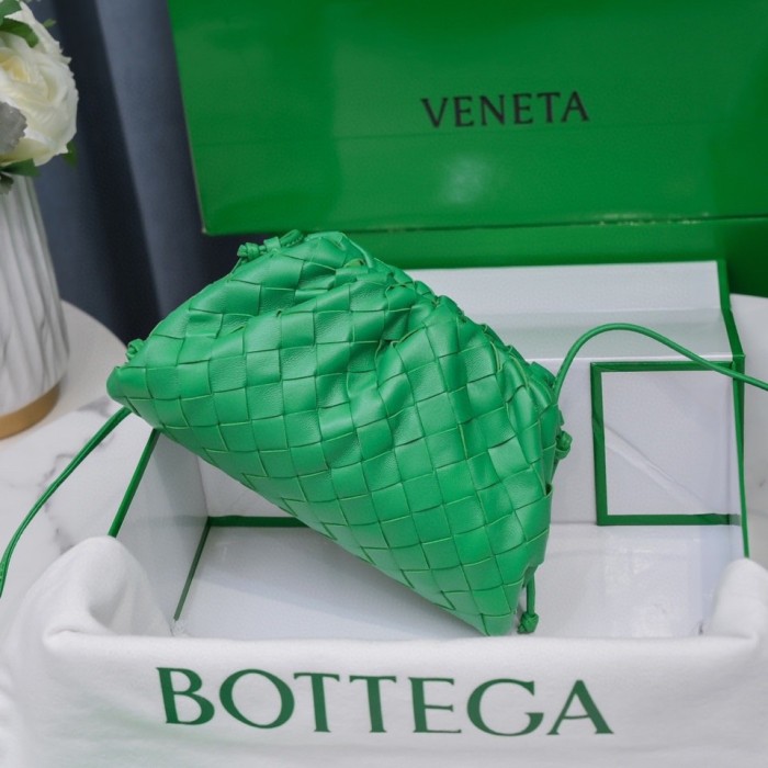 handbags Bottega Veneta The pouch size:23*13*8