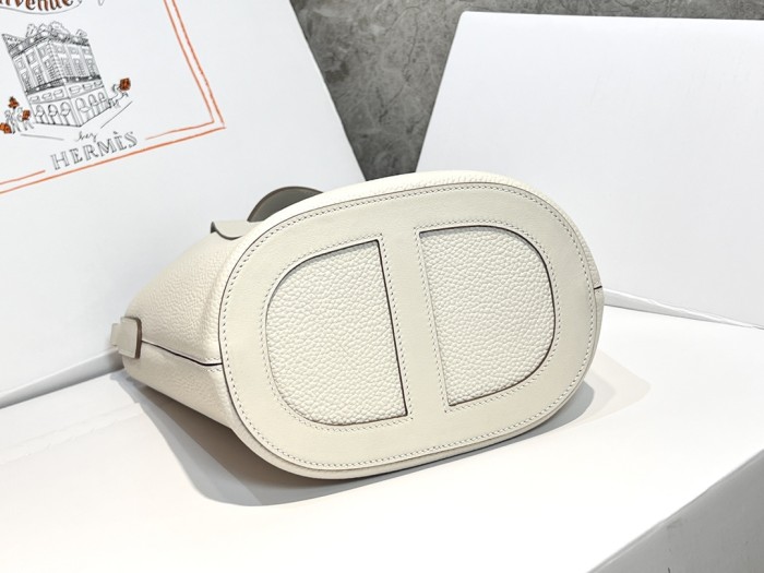 Handbags Hermes in the loop size:18 cm