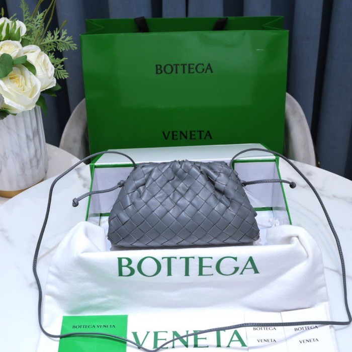 handbags Bottega Veneta The pouch size:23*13*8