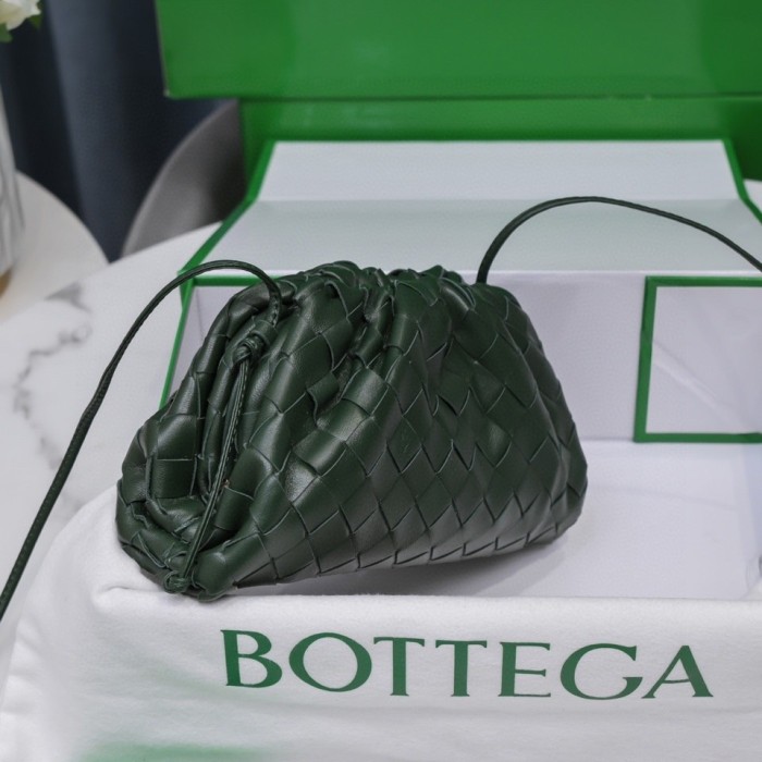 handbags Bottega Veneta The pouch size:23*13*8