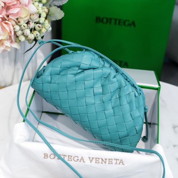 handbags Bottega Veneta The pouch size:23*13*8