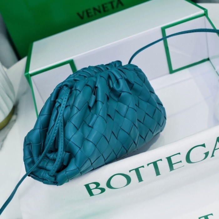 handbags Bottega Veneta The pouch size:23*13*8