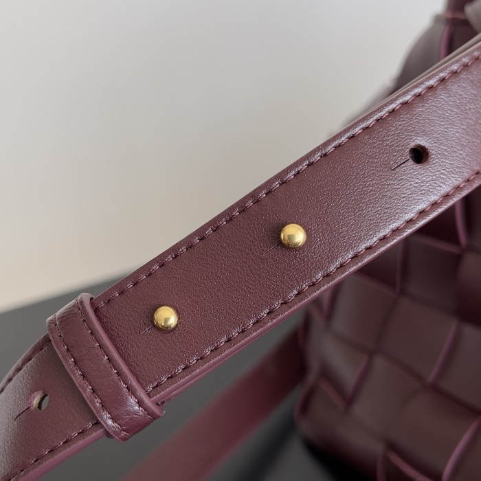 handbags Bottega Veneta 730327 size:28*21