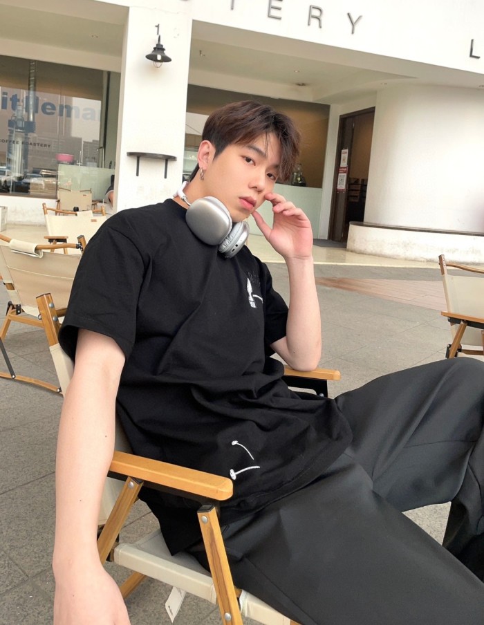 Clothes LOUIS VUITTON 904