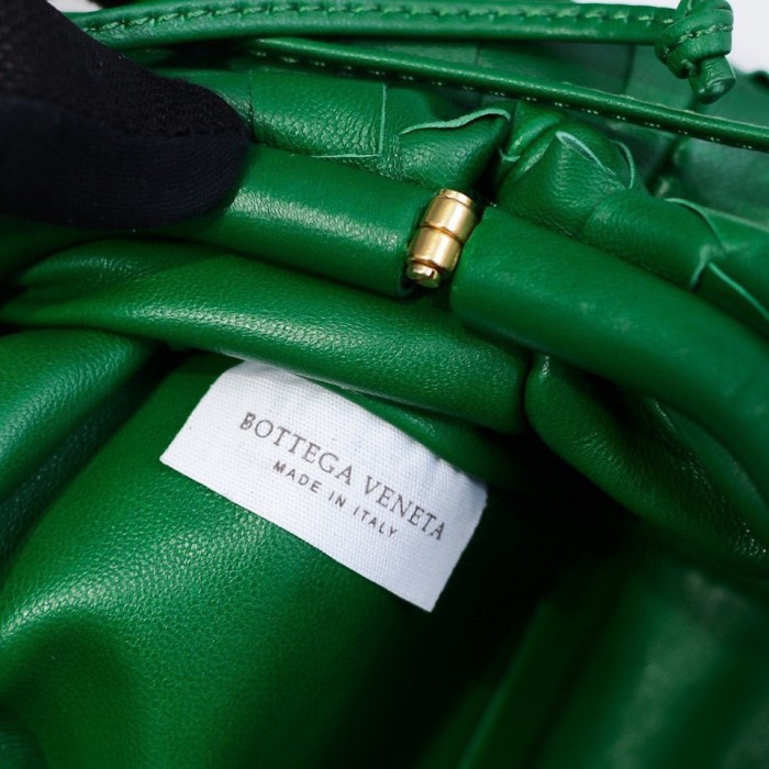 handbags Bottega Veneta The pouch size:23*13*8